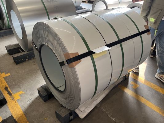 การปรับแต่ง Gl สายสอยเหล็ก Aluzinc สีเคลือบสอยเหล็กตัดสําหรับการก่อสร้าง